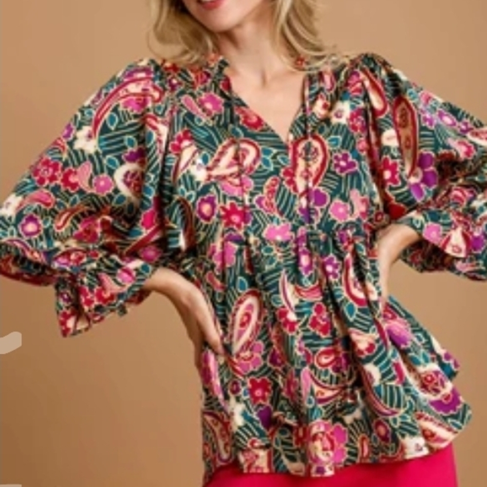 Follow Along Paisley V-Neck Front Tie  Blouse.   Small PTP 19 Medium PTP 21